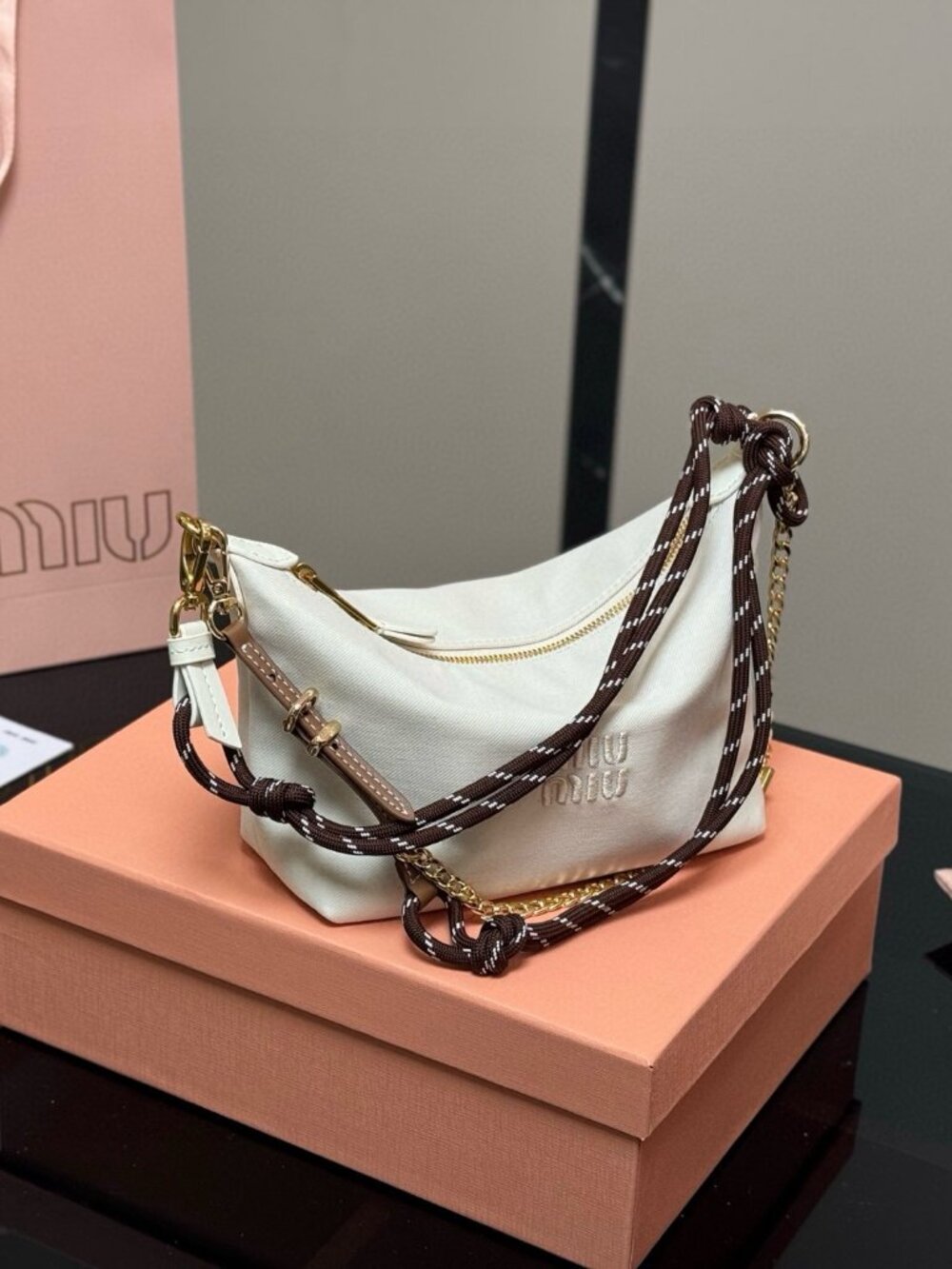 MIU MIU white  canvas single-shoulder bag 18x15cm